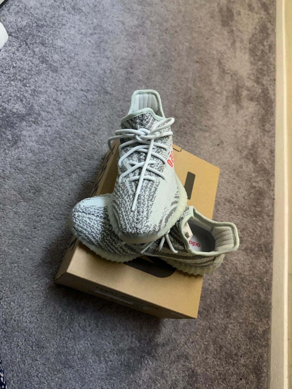 adidas adidas Yeezy Boost 350 V2 'Blue
Tint' 2017